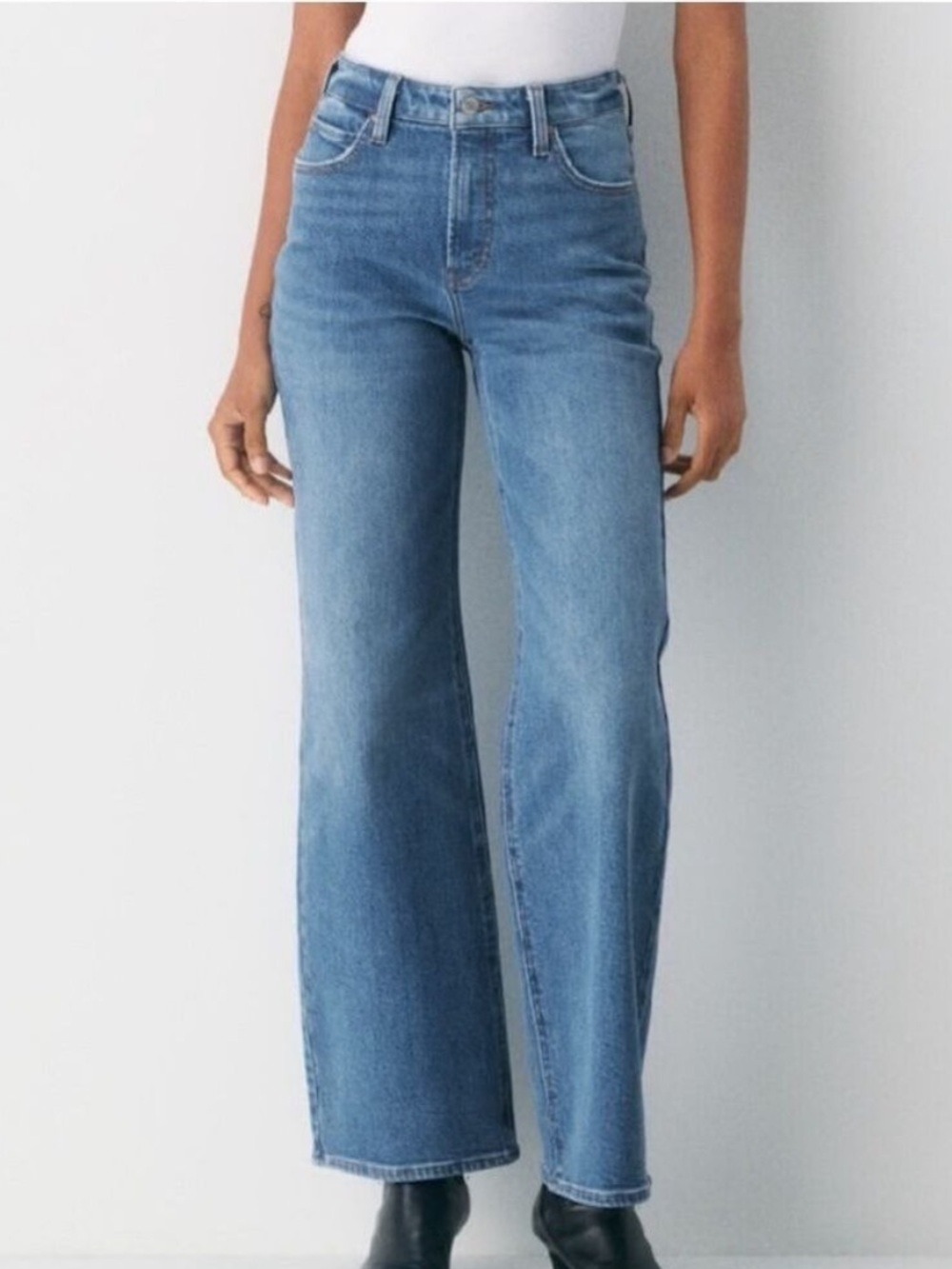Denim Forum the 90s Snatched mid rise straight  Jeans sz 32